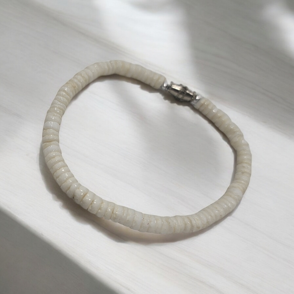 White shell bead bracelet